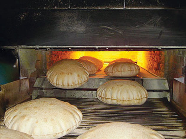 الزرقاء: سكان يؤكدون والصناعة تنفي إنتاج أفران خبزا غير ناضج – جريدة الغد