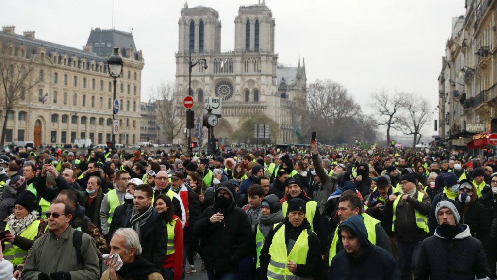 محتجون في باريس