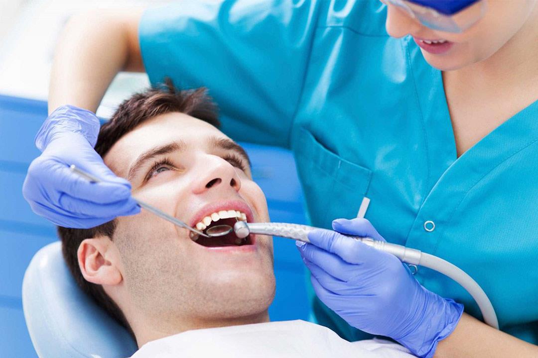 فني أسنان ينتحل مهنة “طبيب” بجمعية خيرية – جريدة الغد